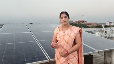 सोलर पैनल अपनाकर देवश्री साहू बनीं आत्मनिर्भर, बिजली बिल से मिली पूर्ण मुक्ति