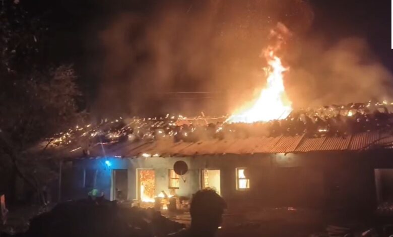 शॉर्ट सर्किट से आग, पूरे इलाके में मचा हड़कंप