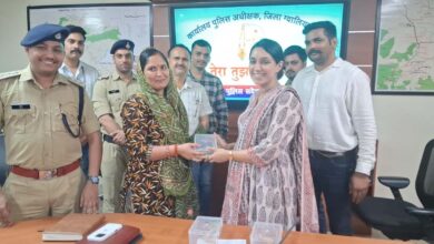 ग्वालियर पुलिस ने CCTV से 22 लाख के गहने बरामद, महिलाओं ने लौटाया बैग