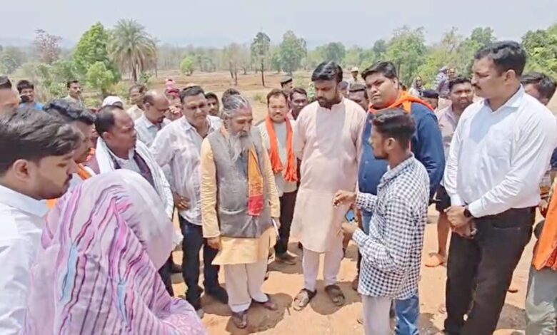 कांकेर खदान हादसा मलबा धंसने के बाद दहशत, सांसद के बयान से बढ़ा सियासी विवाद