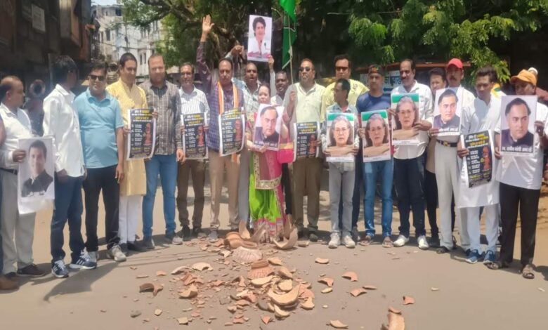 शहर में जल संकट पर कांग्रेस का प्रदर्शन, नगर निगम पर लगाए गंभीर आरोप