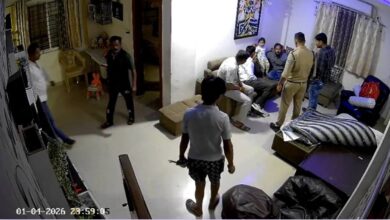 गिरफ्तारी के बाद पांच पुलिसकर्मी सस्पेंड, प्रशासन पर उठे सवाल