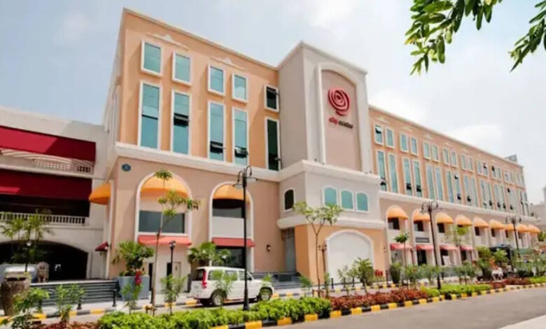 अंबुजा मॉल में पार्किंग फ्री, उपभोक्ता आयोग ने शुल्क वसूली को अवैध ठहराया