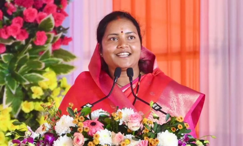 शक्ति वंदन अधिनियम: लाभार्थी से नीति-निर्माता तक नारी की निर्णायक यात्रा – मंत्री राजवाड़े शक्ति वंदन अधिनियम: लाभार्थी से नीति-निर्माता तक नारी की निर्णायक यात्रा – मंत्री राजवाड़े