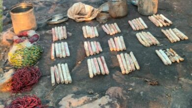 सीआरपीएफ को जंगल में भारी मात्रा में विस्फोटक मिला