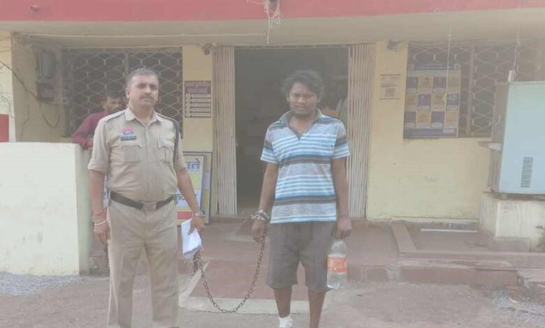 महिला की फोटो से छेड़छाड़ कर ब्लैकमेल करने वाला आरोपी गिरफ्तार