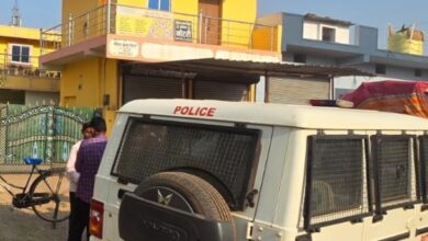 सूने घर पर चोरों का धावा