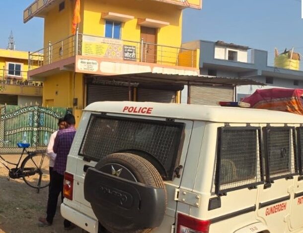 सूने घर पर चोरों का धावा