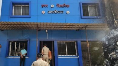 बिना बिजली के हमर क्लिनिक भवन में लगी आग