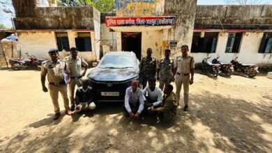 रकम दुगुना करने के नाम पर ठगने वाले गिरोह के 6 गिरफ्तार रकम दुगुना करने के नाम पर ठगने वाले गिरोह के 6 गिरफ्तार