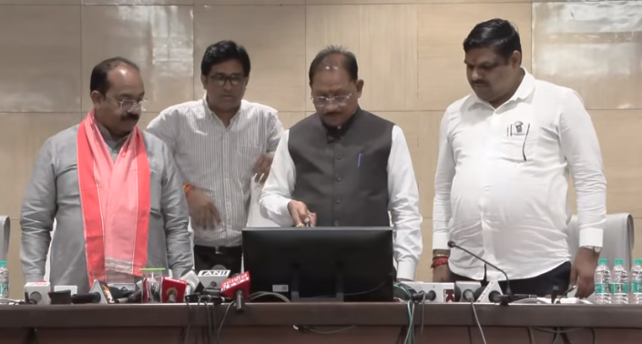 12वीं में जिज्ञासू वर्मा ने किया टॉप और 10वीं में तीन छात्र रहे टॉप पर