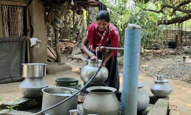बदलाव की बयार : जहॉ था डर और प्यास वहाँ अब विकास, पानी के लिए नहीं भटकेंगे ग्रामीण, 117 घरों में पहुंचा अमृत