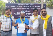 रायपुर की ट्रैफिक समस्याओं को लेकर आम आदमी पार्टी ने कमिश्नर संजीव शुक्ला को सौंपा ज्ञापन