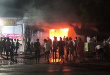 ऑटो स्पेयर पार्ट्स दुकान में लगी आग