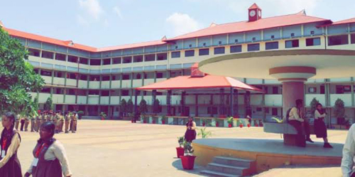 CBSE 10th में होली क्रॉस स्कूल के 23 विद्यार्थियों ने 90 प्रतिशत से अधिक अंक हासिल कर बढ़ाया गौरव