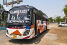 बस में चैन स्नेचिंग की शिकार हुई महिला, कोतवाली में खड़ी की गाड़ी