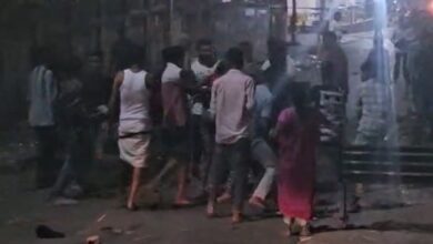 पुराने विवाद के चलते दो पक्ष आपस में भिड़े