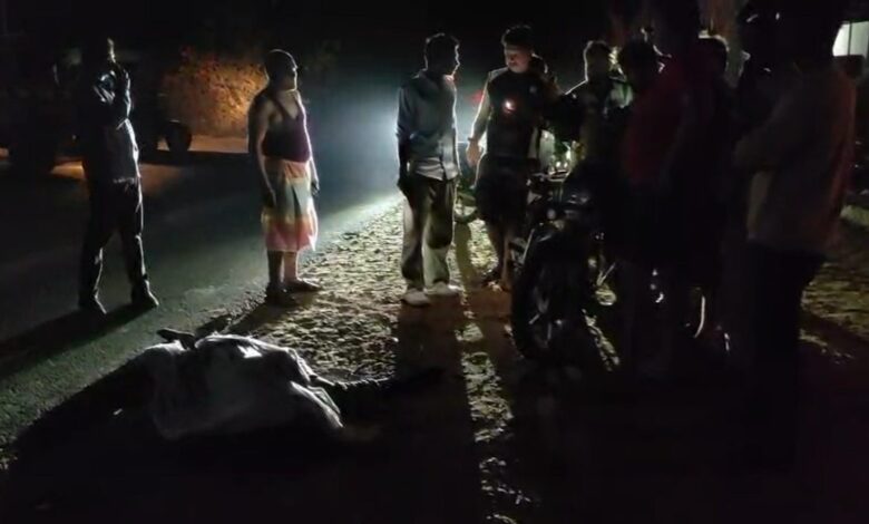 कटनी में प्रदेश के हार्वेस्टर मालिक की सड़क हादसे में मौत कटनी में प्रदेश के हार्वेस्टर मालिक की सड़क हादसे में मौत