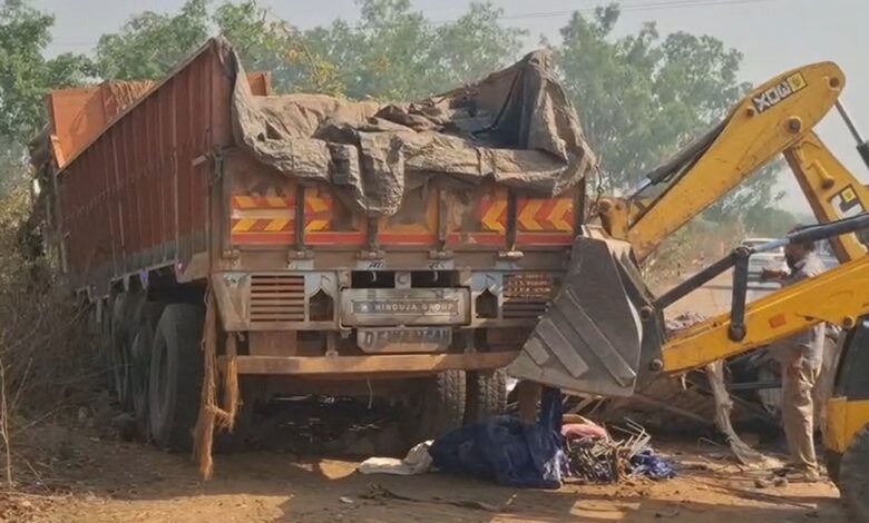 तीन हादसों में 2 की मौत 10 लोग घायल