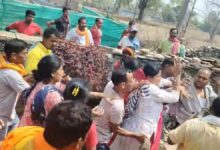 बाहरी परिवार के गांव में ईसाई धर्म का प्रचार करने पर विवाद