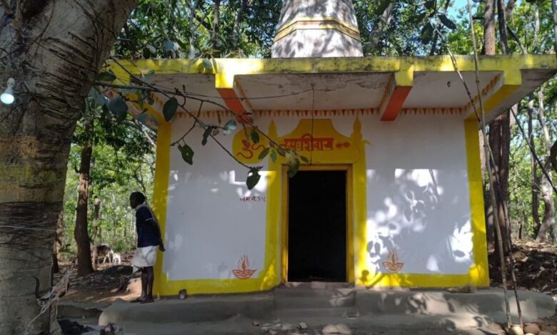 प्राचीन मंदिर से शिवलिंग चोरी, लगातार दूसरी बार हुई घटना