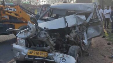 सैर पर निकली दो महिलाओं को पिकअप ने ठोका, मौत सैर पर निकली दो महिलाओं को पिकअप ने ठोका, मौत