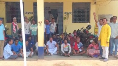 सफाई कर्मी की आरक्षक ने की पिटाई सफाई कर्मी की आरक्षक ने की पिटाई