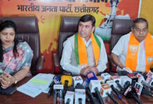 सरपंच सचिव ने मिलकर सरकारी जमीन बेचीं, कांग्रेस ने नहीं की कोई कार्रवाई