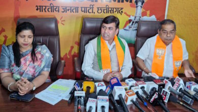 सरपंच सचिव ने मिलकर सरकारी जमीन बेचीं, कांग्रेस ने नहीं की कोई कार्रवाई