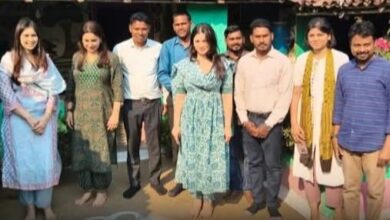 अचानकमार पहुंचा तेंदुलकर परिवार, शिक्षा व स्वास्थ्य सेवाओं की ली जानकारी अचानकमार पहुंचा तेंदुलकर परिवार, शिक्षा व स्वास्थ्य सेवाओं की ली जानकारी