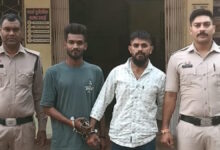 थाने का मखौल उड़ाते बनाया रील दो युवक गिरफ्तार