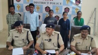 5 इनामी नक्सलियों ने किया सरेंडर