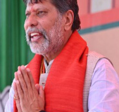 किरण देव ने स्व-गणना प्रक्रिया पूरी की, नागरिकों से डिजिटल भागीदारी की अपील