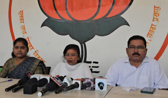 कांग्रेस का दोहरा चरित्र उजागर हुआ, महिलाओं के अधिकारों पर कांग्रेस ने प्रहार किया – जानकी