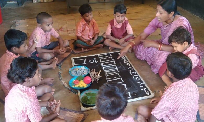 खेल-खेल में शिक्षा और पर्यावरण संरक्षण की अनूठी पहल, आंगनबाड़ी के बच्चों के चेहरों पर तितली संस्था ने बिखेरी मुस्कान