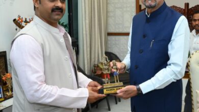 राज्यपाल डेका से केन्द्रीय ग्रामीण विकास राज्य मंत्री पासवान ने किया सौजन्य भेंट