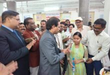 बैटरी चालित ट्रायसाइकिल, स्मार्ट केन एवं श्रवण यंत्र पाकर खिले हितग्राहियों के चेहरे