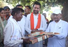 सुशासन तिहार: मुख्यमंत्री साय ने पीएम जनमन के हितग्राही सुभान को सौंपी खुशियों की चाबी
