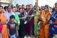 शिवनंदनपुर नगर पंचायत चुनाव : मंत्री राजवाड़े ने किया डोर-टू-डोर जनसंपर्क, भाजपा प्रत्याशियों के पक्ष में मांगा जनसमर्थन