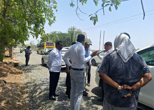 लोक निर्माण विभाग के सचिव ने सड़कों का काम देखा, अधिकारियों की बैठक लेकर काम में तेजी लाने के दिए निर्देश