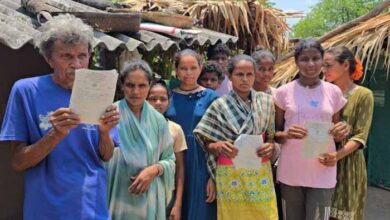 नारसापुर के फड़ मुंशी ने 70 परिवारों को तेंदूपत्ता तोडऩे नहीं दिया