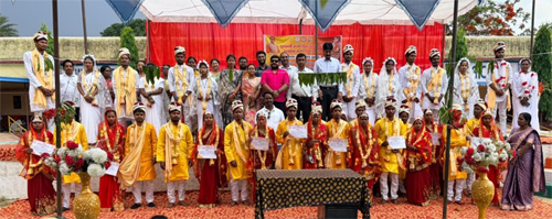एक मूकबधिर जोड़े सहित हिंदू एवं ईसाई समुदाय के 65 नवदंपत्तियों ने साथ निभाने की ली जीवनभर की शपथ