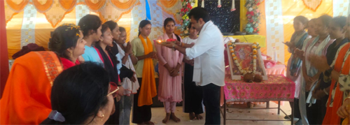 जीपीएम के विहिप दुर्गावाहिनी की 13 बहने सफलता पूर्वक शौर्य प्रशिक्षण वर्ग करके लौटी 