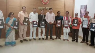 रेल परिवार से रायपुर मंडल के 12 सदस्य सेवानिवृत्त रेल परिवार से रायपुर मंडल के 12 सदस्य सेवानिवृत्त