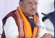 सादगी और अपनापन: सुशासन तिहार में बच्चों संग मुख्यमंत्री साय ने खेला क्रिकेट, बढ़ाया हौसला