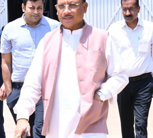 सुशासन तिहार में मुख्यमंत्री पहुंचे चंदागढ़, बरगद की छांव में सजी जनचौपाल