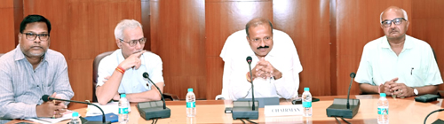 ट्रांसमिशन कंपनी और ओरिएंटल इंश्योरेंस कंपनी के बीच सामूहिक दुर्घटना बीमा पर अनुबंध