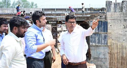 वित्त मंत्री चौधरी ने रायगढ़ की प्रमुख विकास परियोजनाओं का किया निरीक्षण