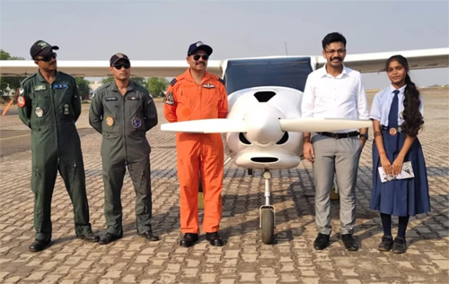 फाइटर प्लेन और कॉकपिट का 24 होनहार विद्यार्थियों ने लिया रोमांचक अनुभव, एयरक्राफ्ट की कार्यप्रणाली समझकर बढ़ाया ज्ञान
