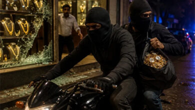 दूसरी ब्रांच से आभूषण लेकर खरोरा लौट रहे मैनेजर पर तलवार से हमला कर लूटेरे ले गए एक करोड़ के जेवर
